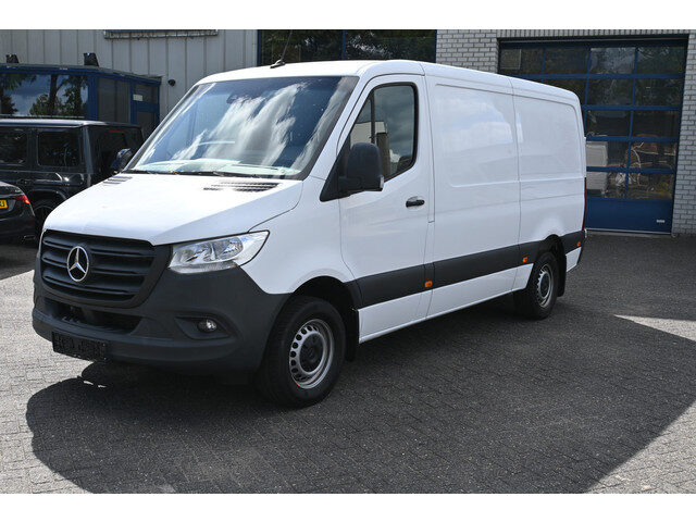 Mercedes-Benz Sprinter 317 CDI L2H1 RWD