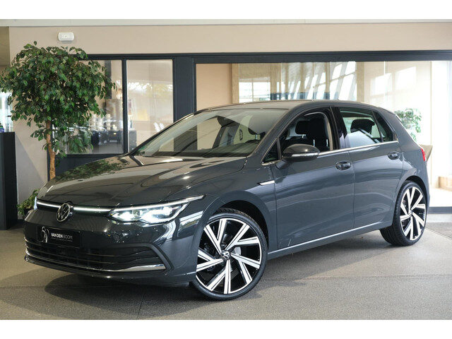 Volkswagen Golf 8 1.5 eTSI Style DSG Navi Virtual Led ACC