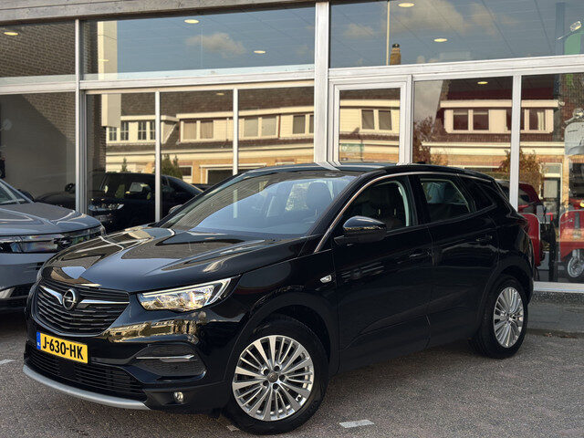 Opel Grandland X 1.2 Turbo Business Executive