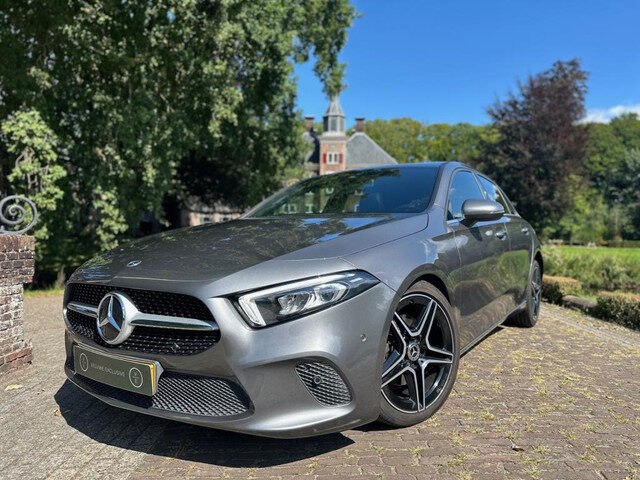 Mercedes-Benz A-Klasse 200 Premium | Pano | Led | AMG-Velgen | Half Leder |