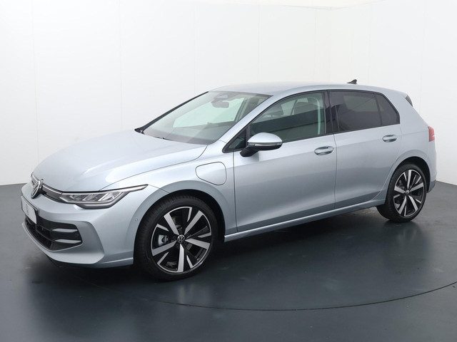 Volkswagen Golf 8 Life Edition 1.5 eHybrid 150 kW / 204 PK DSG