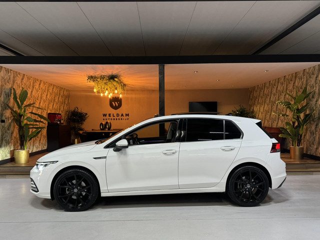 Volkswagen Golf 1.5 eTSI Style Garantie Pano Memory Massage Sfeer Carplay Camera Blindspot ACC Navi