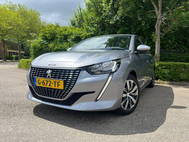 Peugeot 208 1.2 Nieuwe Distributie , Apple carplay , Navigatie , Parkeer sensoren , Cruise control
