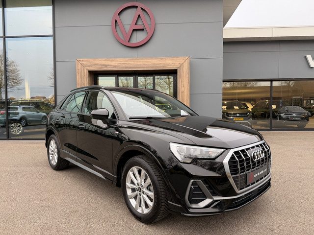 Audi Q3 35 TFSI 150pk S-tronic S-line | Alcantara | Keyless | Dode hoek | Elek. Achterklep | Camera