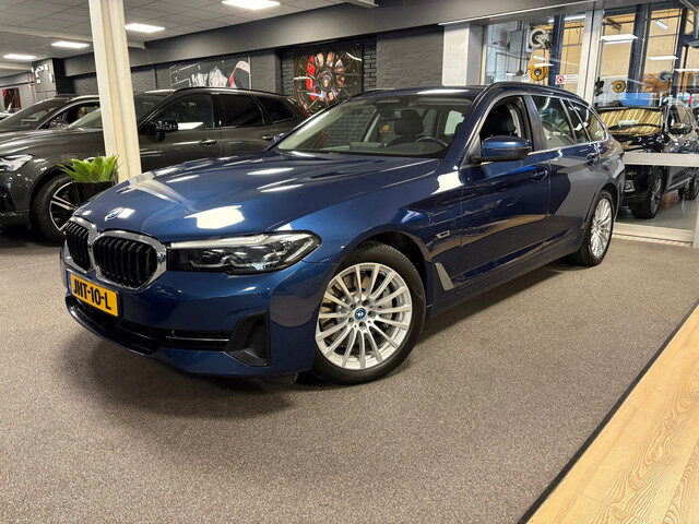 BMW 5 Serie touring 530e Business Edition Plus / trekhaak / Leder / pdc / 360 camera