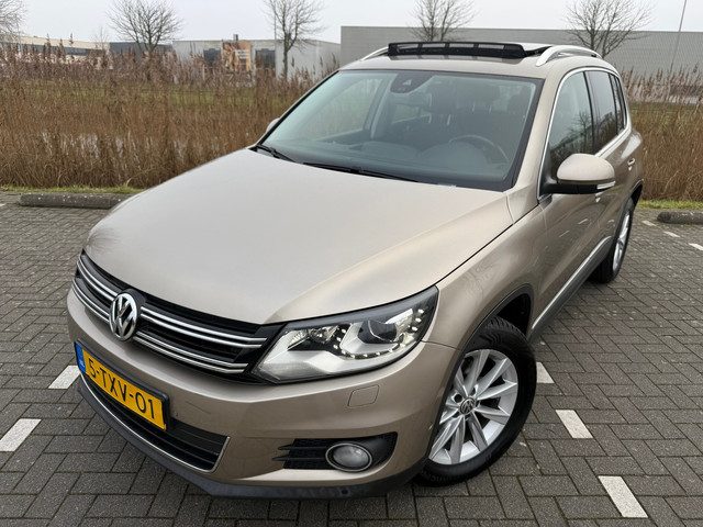 Volkswagen Tiguan 1.4 TSI Sport&Style*AIRCO*CRUISE*OPEN DAK*PARK SENSOREN*NEW APK