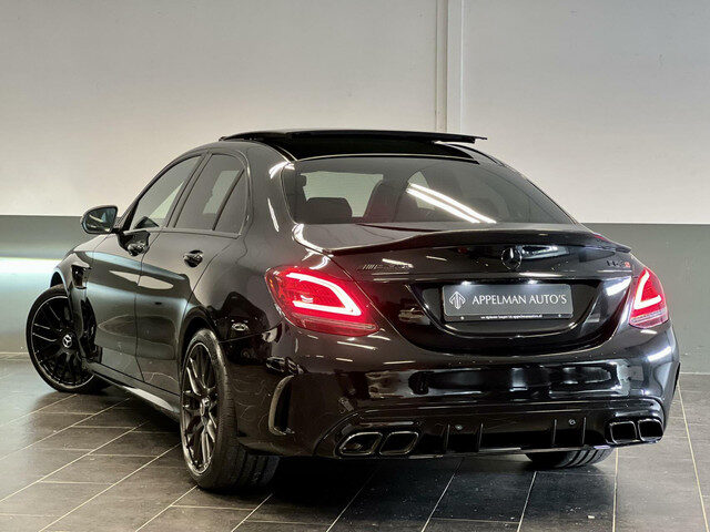 Mercedes-Benz C-Klasse 63 AMG S | Full | Keramische Remmen | 360 Camera | Schaalstoelen | HUD | Dode
