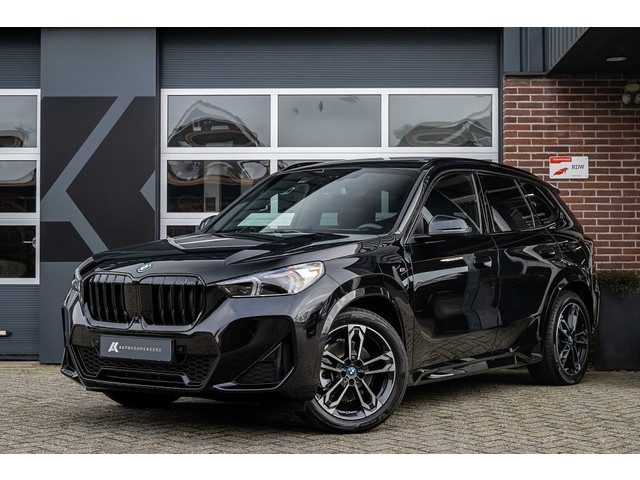 BMW X1 25e xDrive M Sport | Panorama | Shadow | ACC | 360° Camera | Head-Up | Adap. led | Stoelverwa