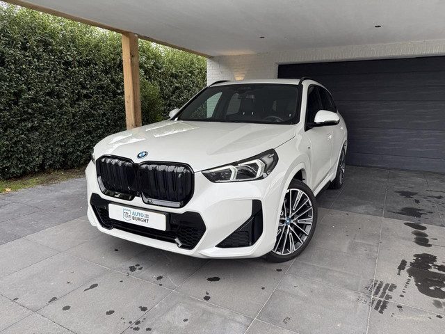 BMW iX1 xDrive30 67 kWh