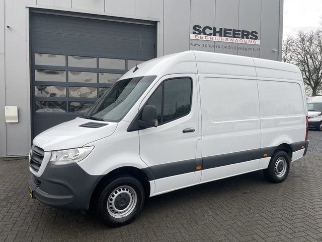Mercedes-Benz Sprinter 317 CDI Aut. L2H2 Airco | Trekhaak 3500kg | Adaptive Cruise
