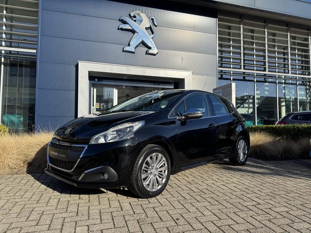 Peugeot 208 1.2 PureTech Blue Lease Executive