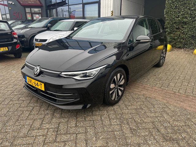 Volkswagen Golf 1.5 eTSI Life Edition