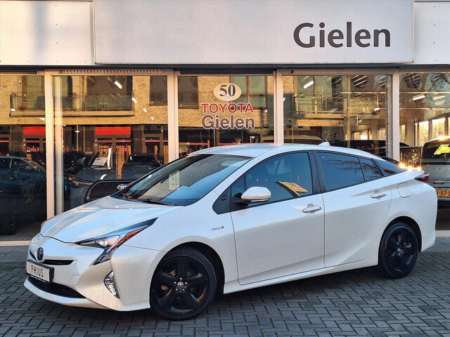 Toyota Prius 1.8 Full Hybrid Dynamic | Head up display, Stoelverwarming, Keyless, Navigatie, Parkeer
