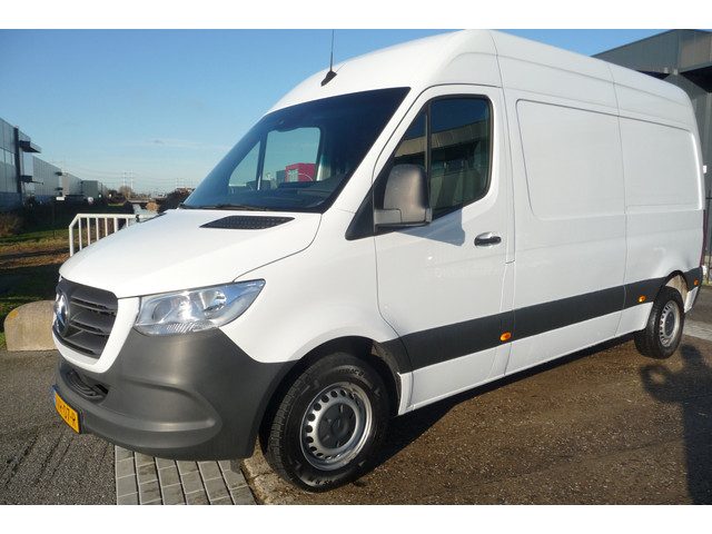 Mercedes-Benz Sprinter 215 1.9 CDI L2H2 FWD Autm,