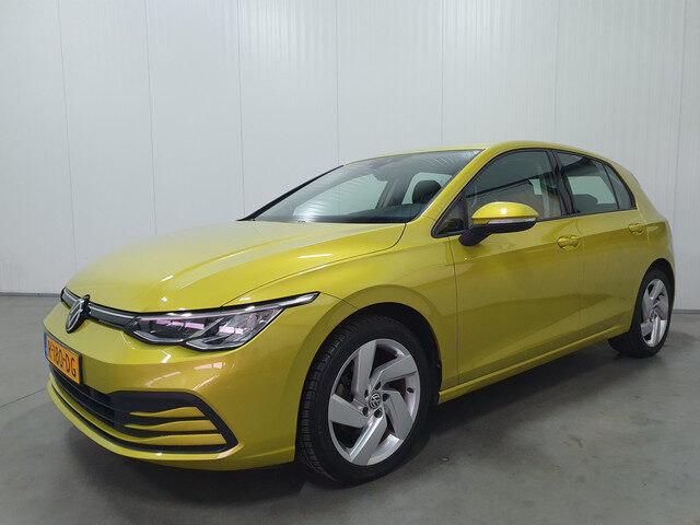 Volkswagen Golf 1.0 eTSI Life Business