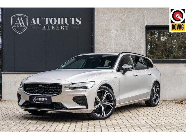 Volvo V60 2.0 T8 Recharge AWD Plus Dark HEICO Black 360c H&K