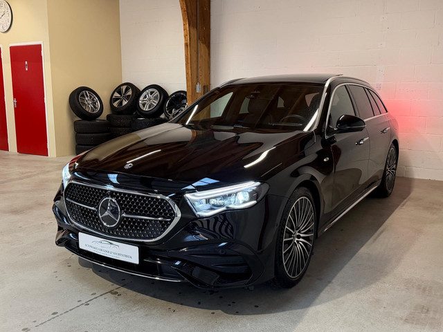 Mercedes-Benz E-Klasse Estate 300 e AMG Line - Panorama - Trekhaak - 360 - Memory