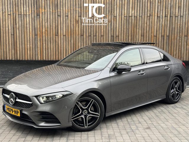 Mercedes-Benz A-Klasse 220 AMG 190pk Automaat | Panoramadak | LED Matrix verlichting | Sfeerverlicht