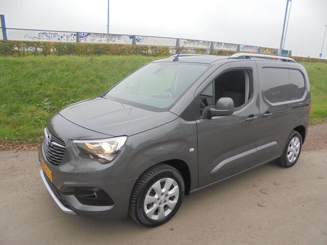 Opel Combo Opel Combo 1.5 diesel Automaat Airco lmv pdc navigatie trekhaak 2x schuifdeur