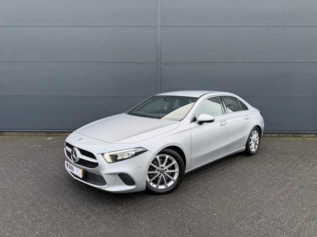 Mercedes-Benz A-Klasse 220 Advantage (Trekhaak - Automatische Airco - Navigatie - LED - Stoelverwarm