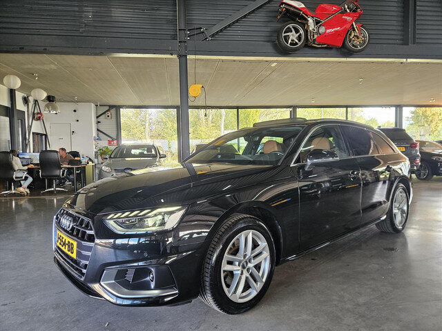 Audi A4 Avant 35 TFSI 150pk S tronic Launch Edition Business