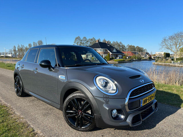 MINI Cooper S Mini 2.0 192 PK Chili Serious Business John Cooper Works Uitvoering!