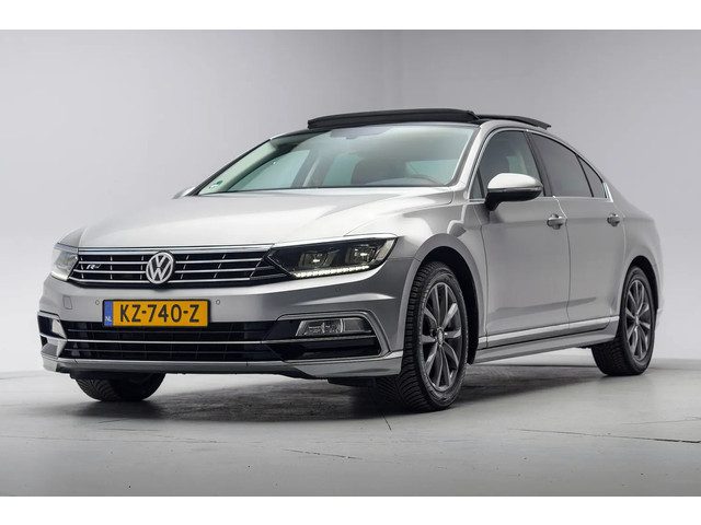Volkswagen Passat 1.4 TSI R-Line [Schuif/Kanteldak Groot Navi Massagestoel]