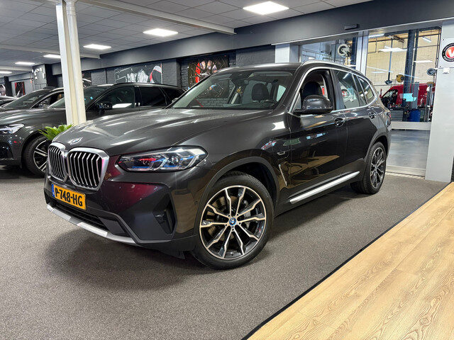 BMW X3 XDrive30e Business Edition Plus,leer,head up,camera,trekhaak,orig ned