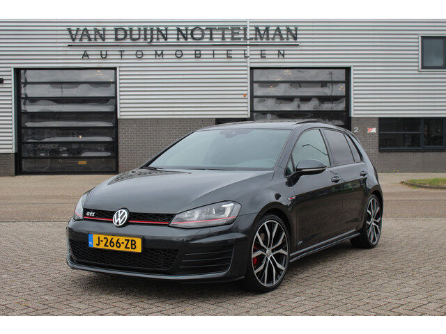 Volkswagen Golf 2.0 TSI GTI