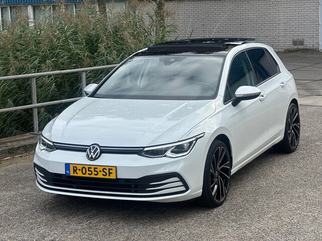 Volkswagen Golf ETSI Life Business!2022 Panodak!IQ-Light!Camera!19"LM.velgen!