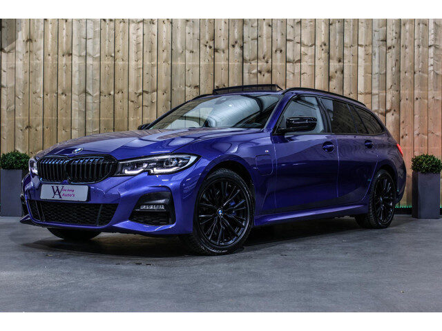 BMW 3 Serie touring 330e xDrive M-Sport *Pano*Trekhaak*Led*Stoelverwarming*