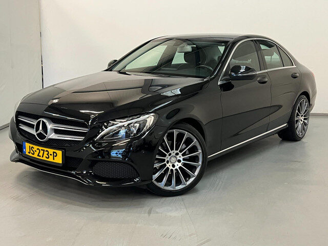 Mercedes-Benz C-Klasse 180 / AMG 19" / LED / Stoelverwarming