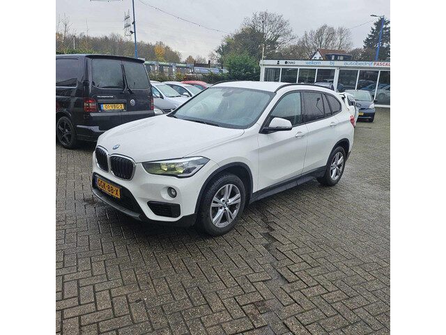 BMW X1 XDrive20i High executive-Navi-Cruise-Parksens.