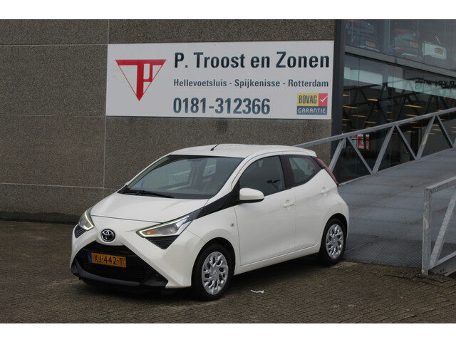Toyota Aygo 1.0 VVT-i x-play Lage kilometerstand/Achteruitrijcamera/App connect/Airco/Orig. NL auto/
