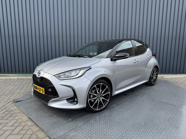 Toyota Yaris 1.5 Hybrid 130 GR Sport / Bi tone | 7.200 km | 1ste particuliere eigenaar | Rijklaar!!