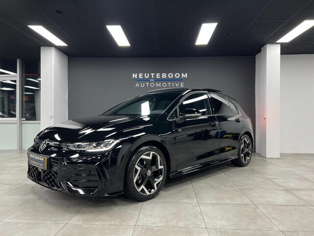 Volkswagen Golf 8.5 1.5 eTSI R-Line | CAMERA | LED | PANO |
