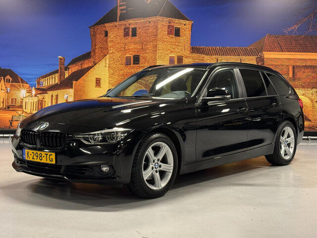 BMW 3 Serie touring 320i Executive Automaat Navigatie LED PDC