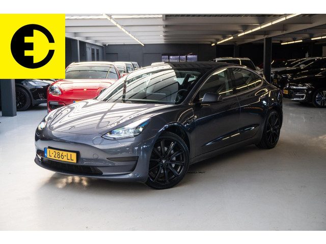 Tesla Model 3 Standard RWD Plus 60 kWh | Stoelverwarming | 86,3% SoH | Autopilot | Premium audio