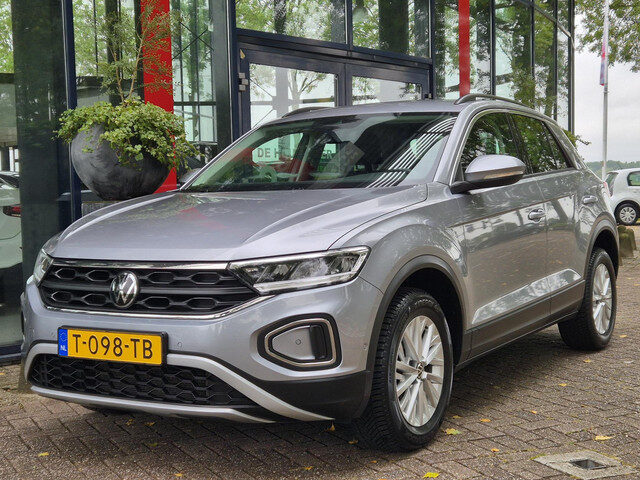 Volkswagen T-Roc 1.0 TSI Life | Navigatie | Digitaal dashboard | Adapt. Cruise Control | Parkeersens