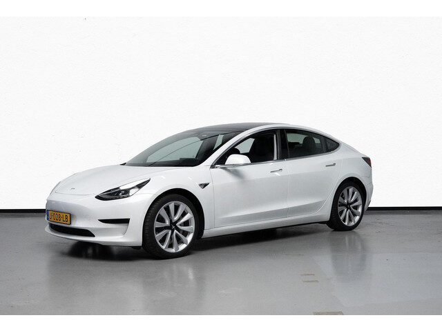 Tesla Model 3 Standard RWD Plus 60 kWh