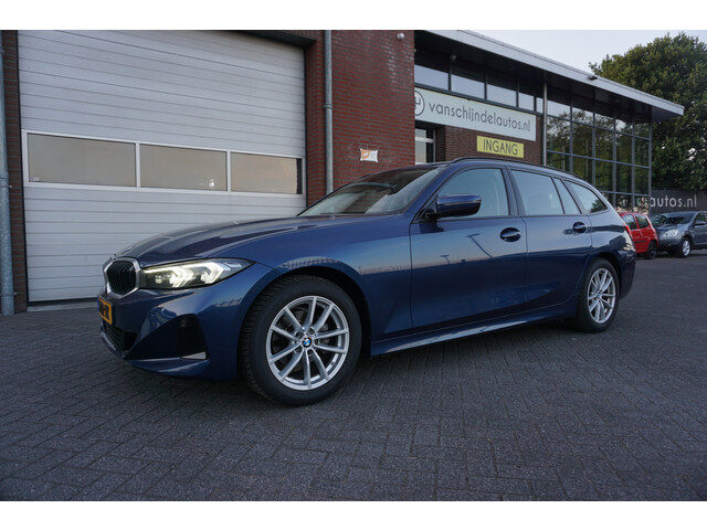BMW 3 Serie touring 318I 157PK 4CILINDER ORIGINEEL NEDERLANDS 1E EIGENAAR NIEUW MODEL CURVED DASHBOA