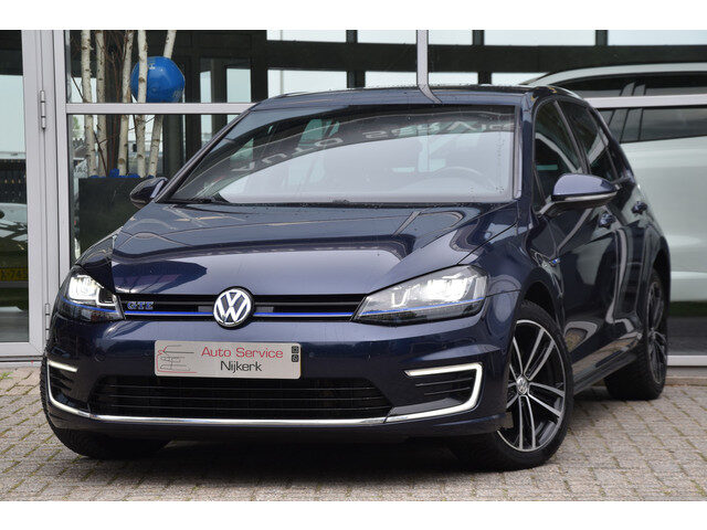 Volkswagen Golf 1.4 TSI GTE Connected Series
