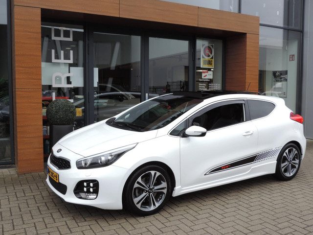 Kia pro_cee'd 1.0 T-GDi GT-Line | Panodak | Stuur/stoelverw | Bluetooth | Camera | 17'' | PDC | Navi
