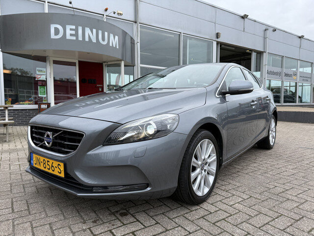 Volvo V40 2.0 T3 Momentum