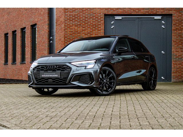 Audi A3 Sportback 45 TFSI e S edition | Pano | Matrix | RS-zetels | Camera | Apple Carplay | Trekhaa