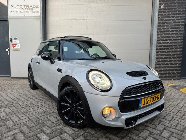 MINI Cooper S Mini 2.0 [AUT | Pano | Stoelverwarming | Xenon | Volledig onderhouden]
