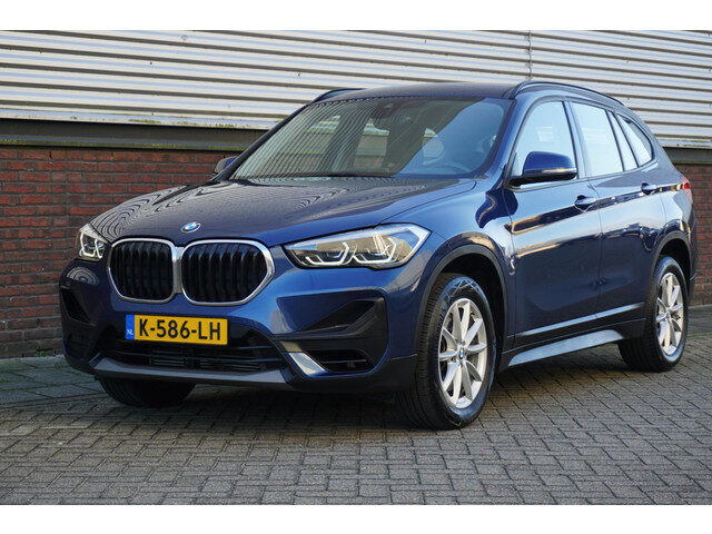 BMW X1 sDrive20i Executive Edition/Head-Up/Sportstoelen/