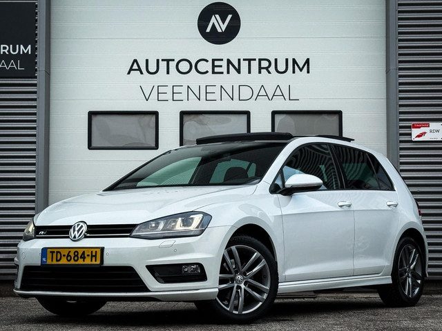 Volkswagen Golf 1.4 TSI Highline DSG 3X R-LINE PANO/CARPLAY/CAMERA/XENON