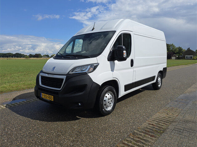Peugeot Boxer 330 2.2 BlueHDi L2 H2
