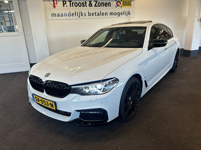 BMW 5 Serie 530e iPerformance High Executive M Sport | Panoramadak | Stoel+Stuurverwarming | Achteru